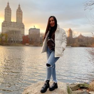 Meet your Posher, Andrea